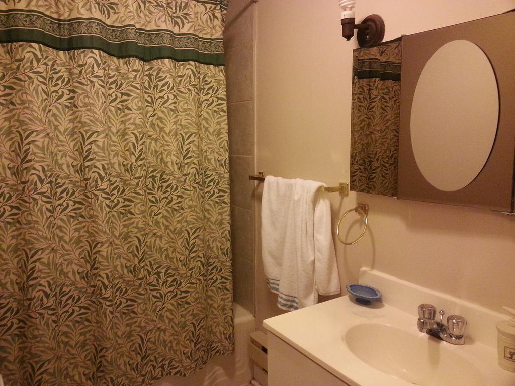 Le Petit Chateau Montebello B&B Ruang foto
