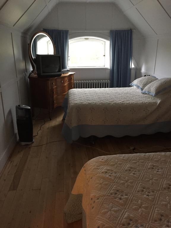 Le Petit Chateau Montebello B&B Ruang foto