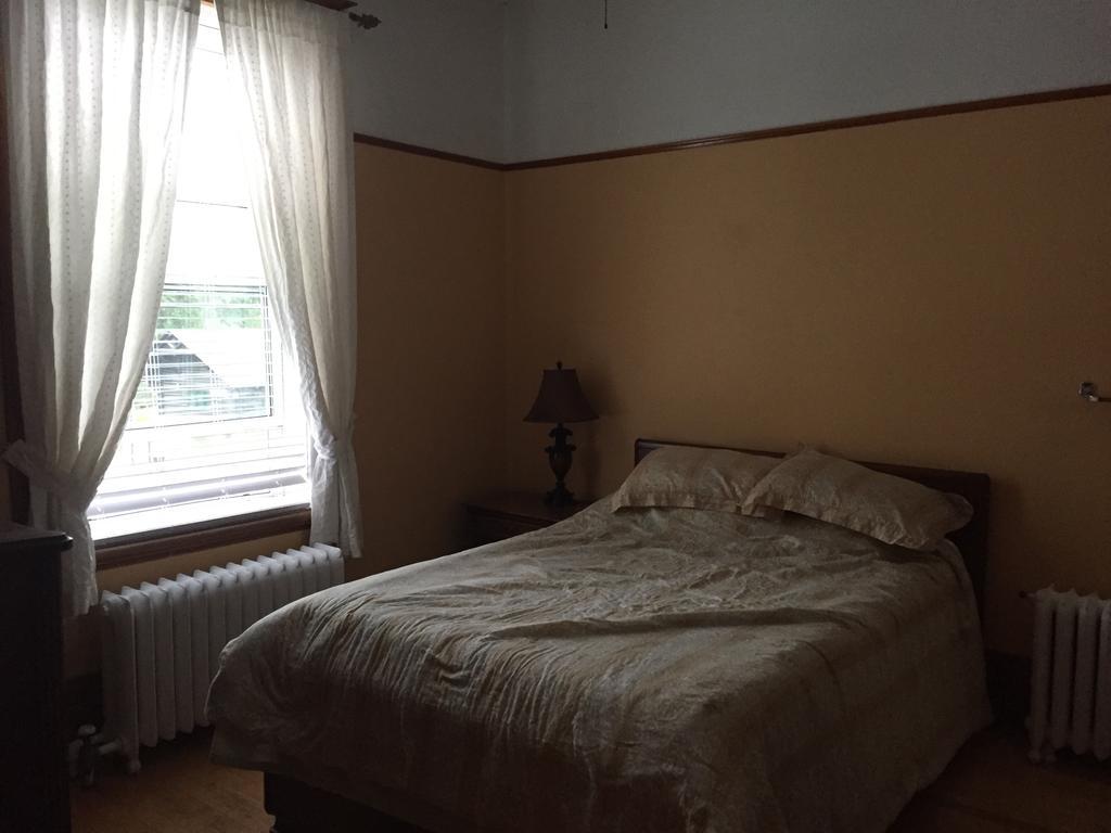 Le Petit Chateau Montebello B&B Ruang foto