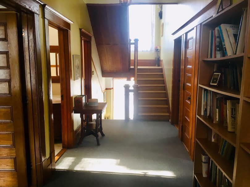Le Petit Chateau Montebello B&B Bagian luar foto